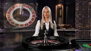 365 casino গেম লবিতে কার্ড ও টেবিল গেমের বিভিন্ন অপশন দেখানো হচ্ছে
